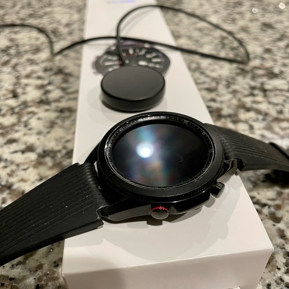 Galaxy Watch Series Three - Picture 4 of 6